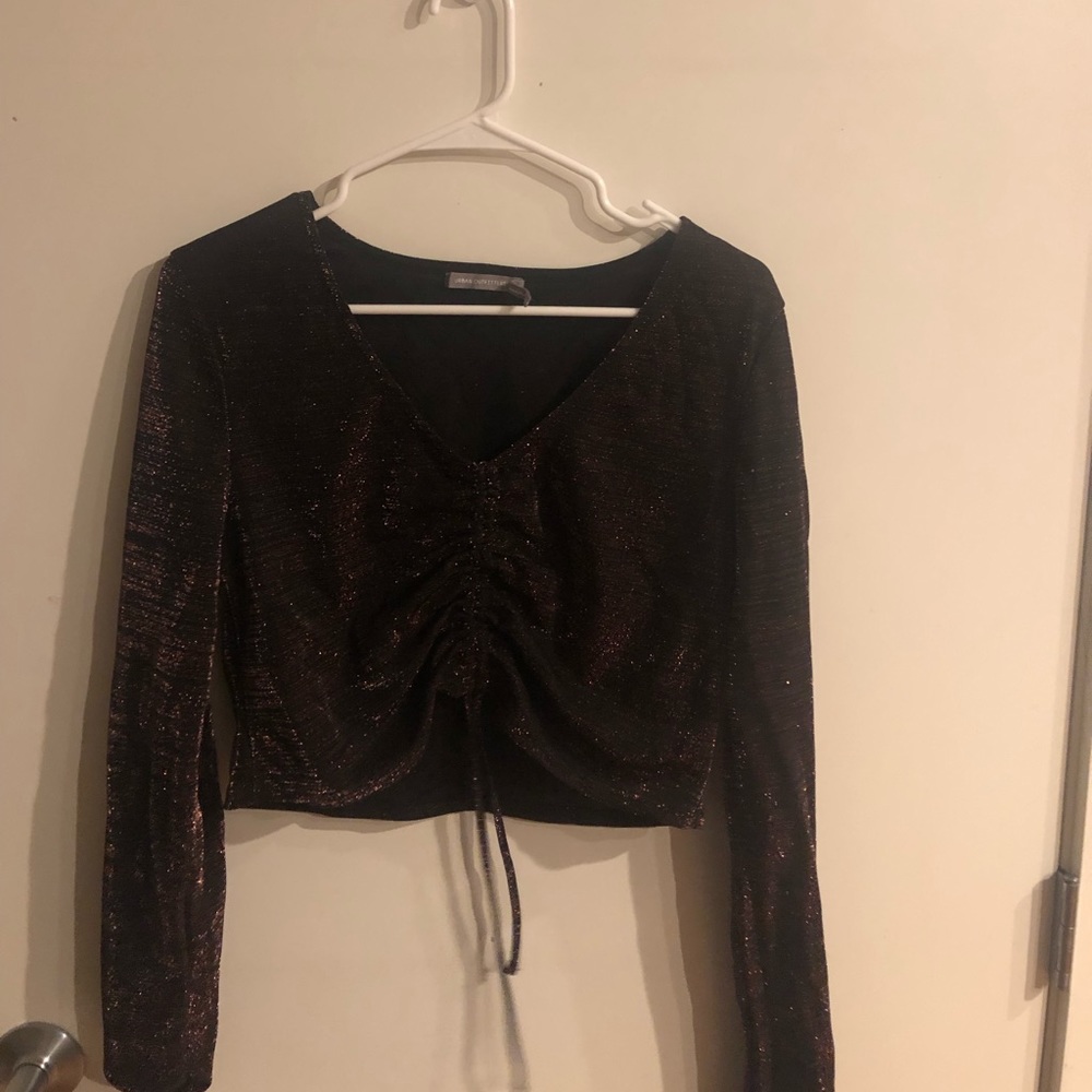 Cropped long sleeve top